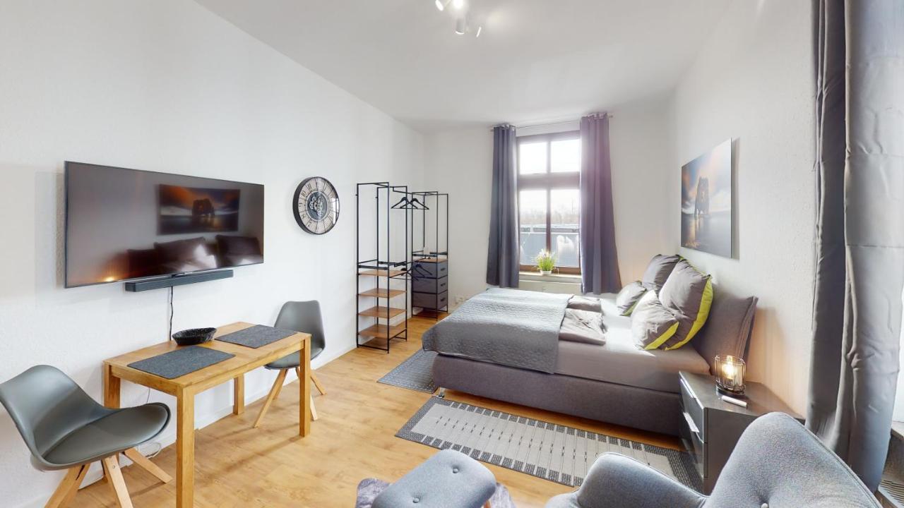 Sweethome - Zentral - Kueche & Parkplatz, Wifi Halle  Exterior foto